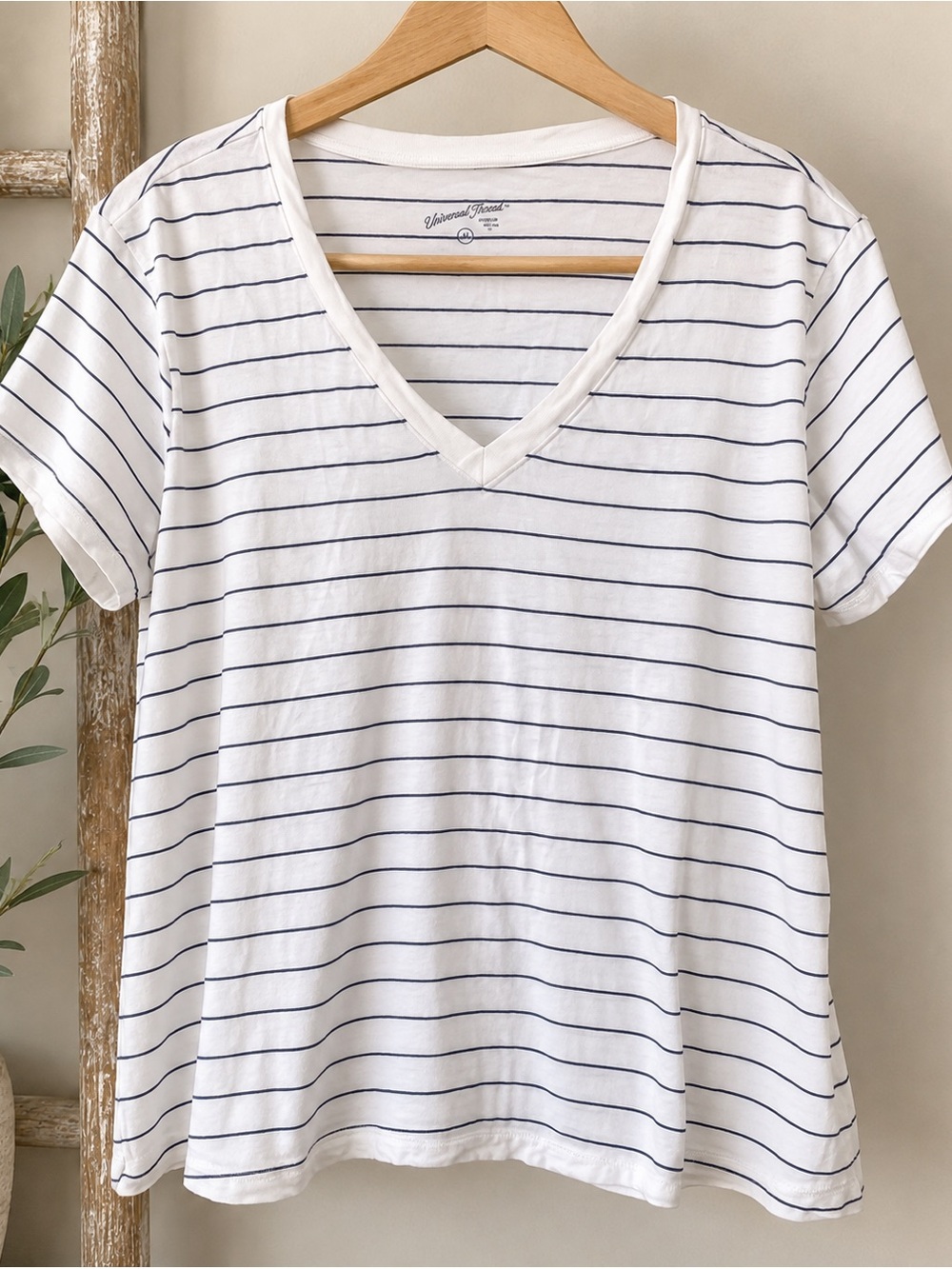 Universal Thread White V-Neck Tee with Navy Stripes h